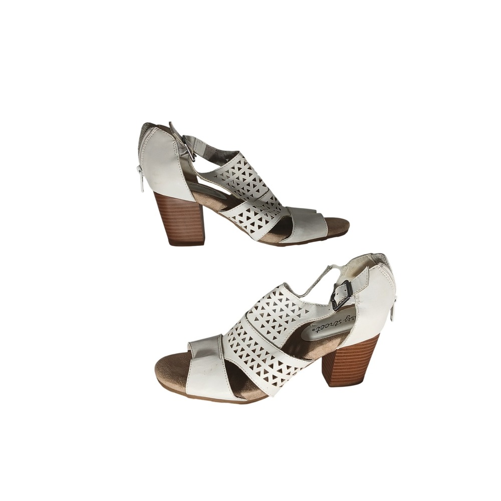 Easy Street White Laser Cut Block Heel Sandals Womens 7.5M 31-4643‎ Back Zip